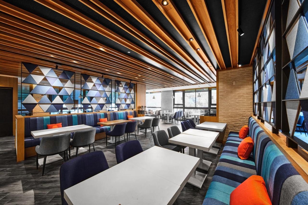 Holiday Inn Express Kaohsiung Love River By Ihg Exteriér fotografie