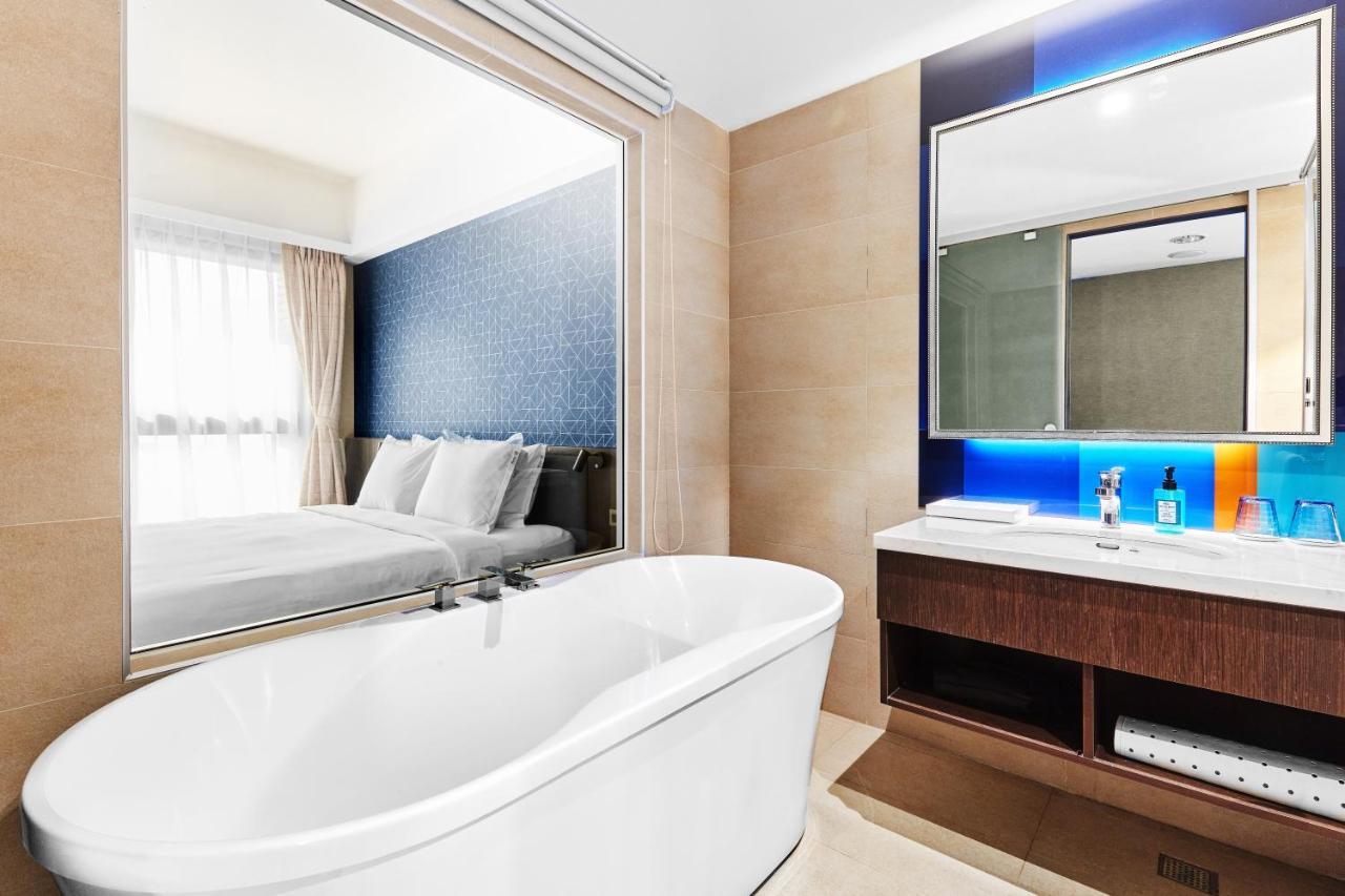 Holiday Inn Express Kaohsiung Love River By Ihg Exteriér fotografie