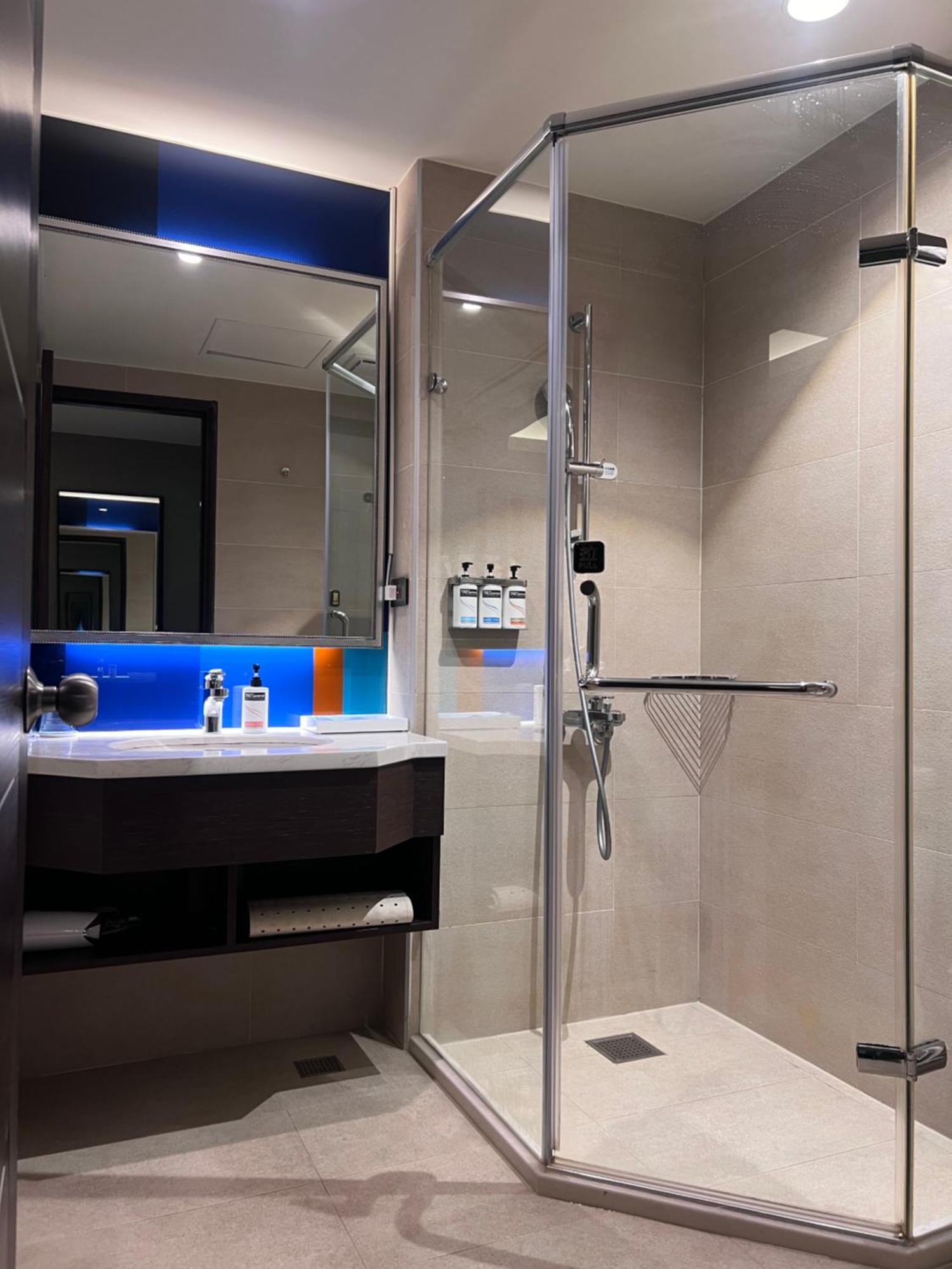 Holiday Inn Express Kaohsiung Love River By Ihg Exteriér fotografie